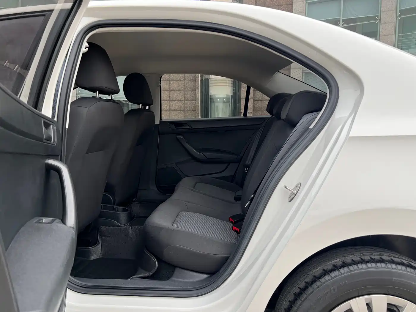 Volkswagen Santana 2016 1.6L Automatic Trend Edition фото 17