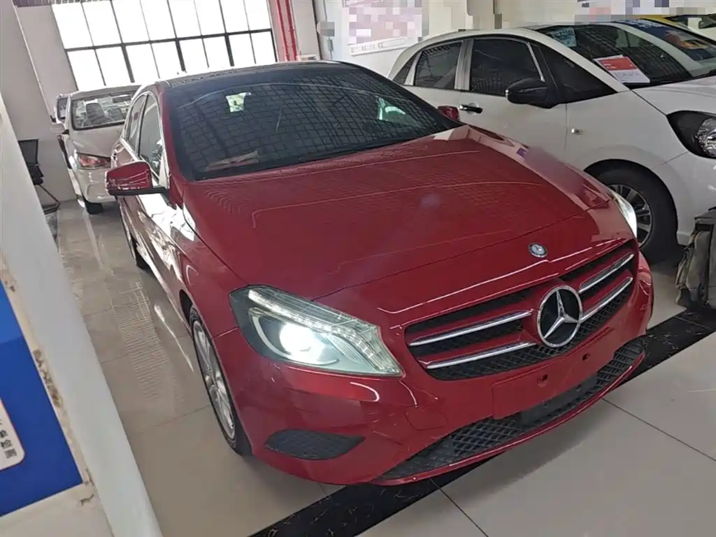 Mercedes-Benz A-Class (Import) 2015 A 180 Standard фото 4