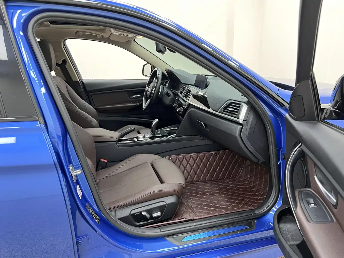 BMW 3 Series 2019 320Li M Sport Package фото 32