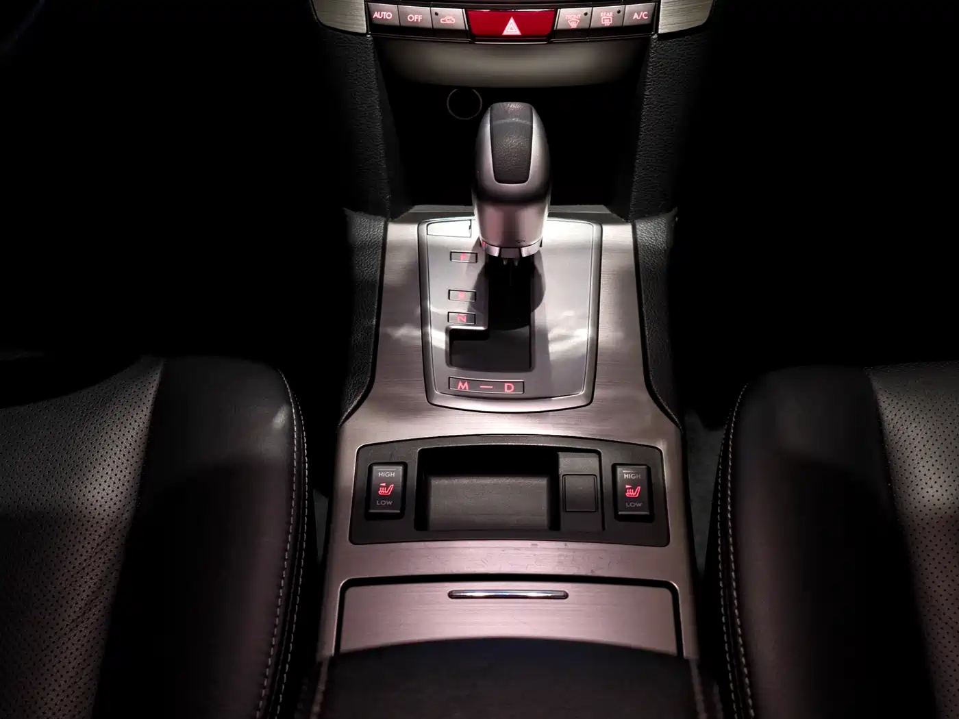 Subaru Outback 2012 2.5i Luxury Navigation Edition фото 26