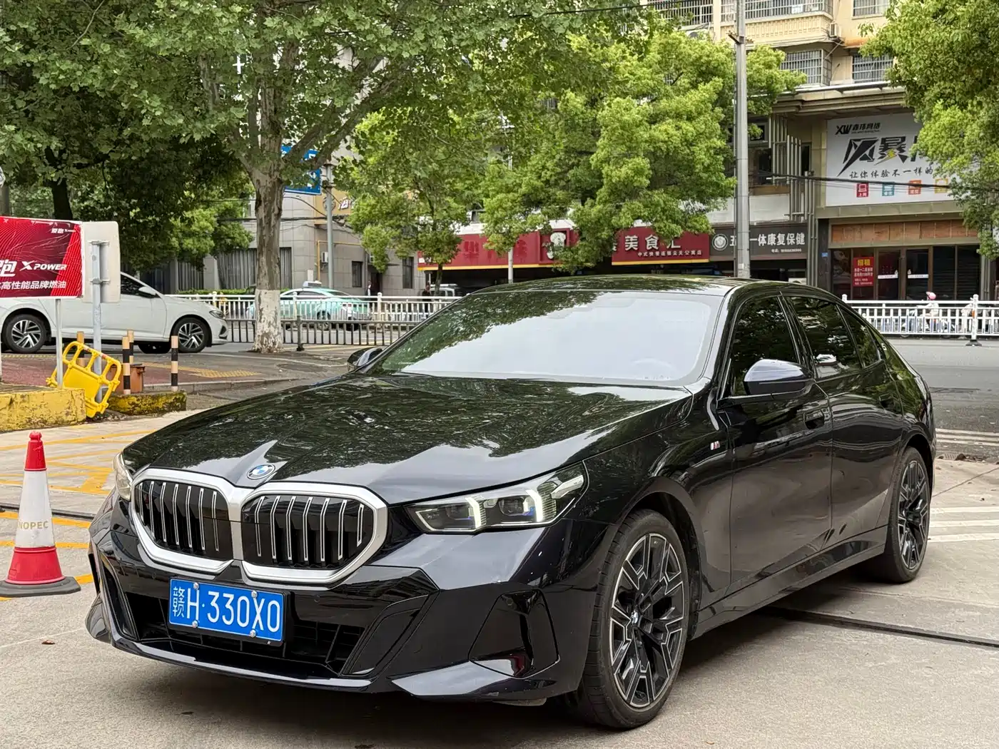 BMW 5 SERIES