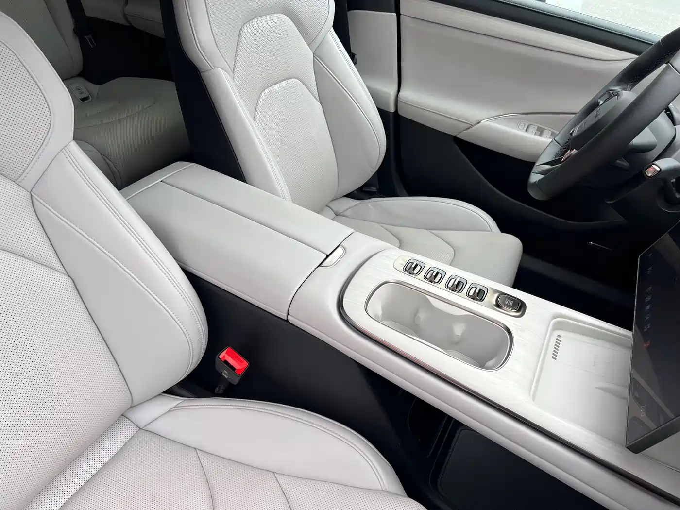Xiaomi Auto Xiaomi SU7 2024 AWD Extended Range Advanced Smart Driving Max Edition фото 24