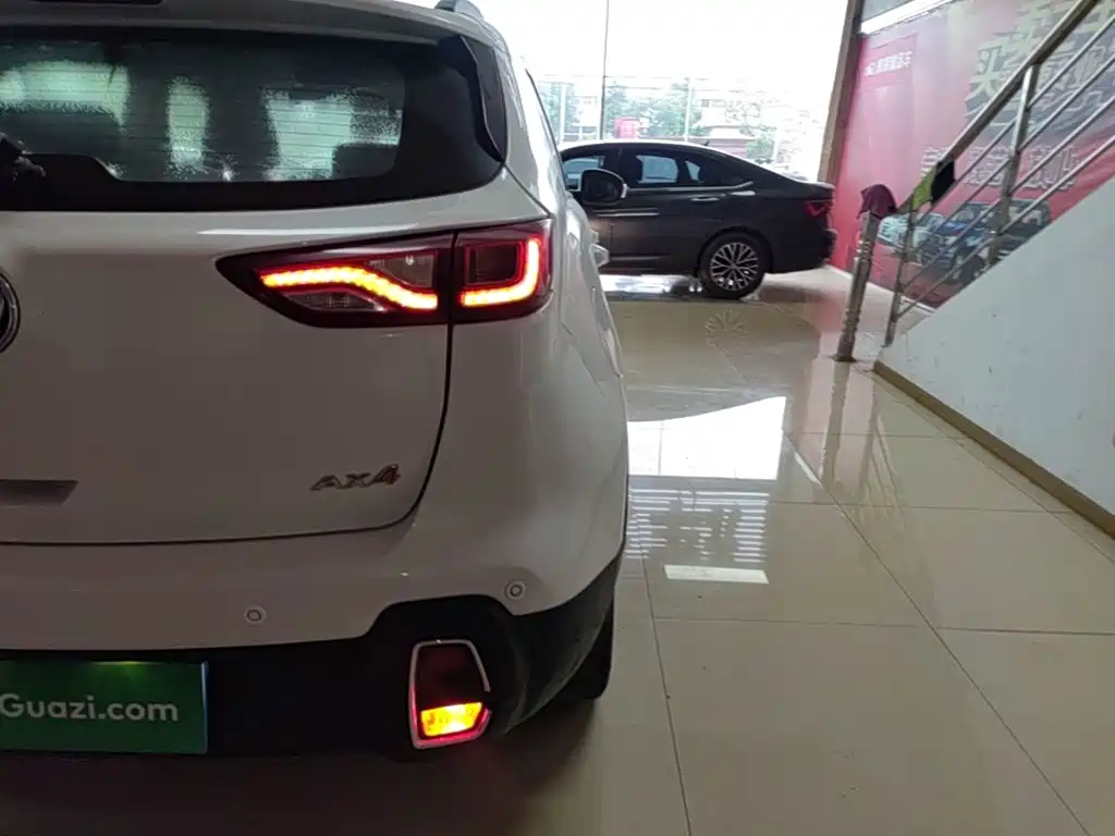 Dongfeng Aeolus Dongfeng Fengshen AX4 2018 2017 1.6L Manual Trendy