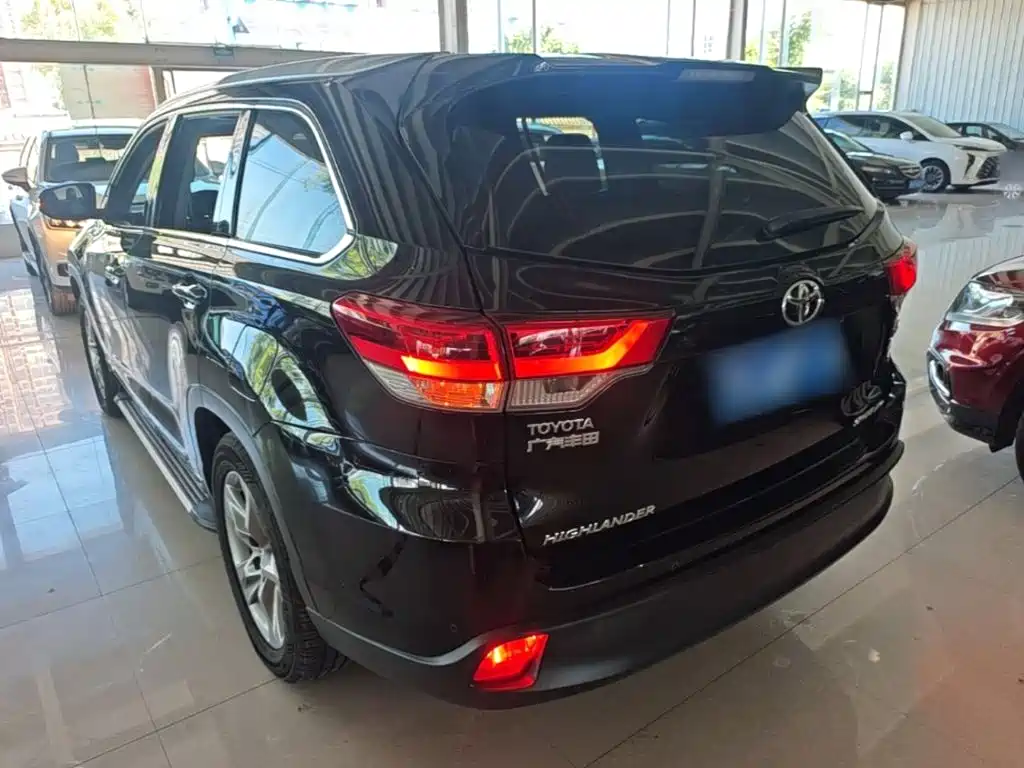 Фото 5 - Toyota Highlander