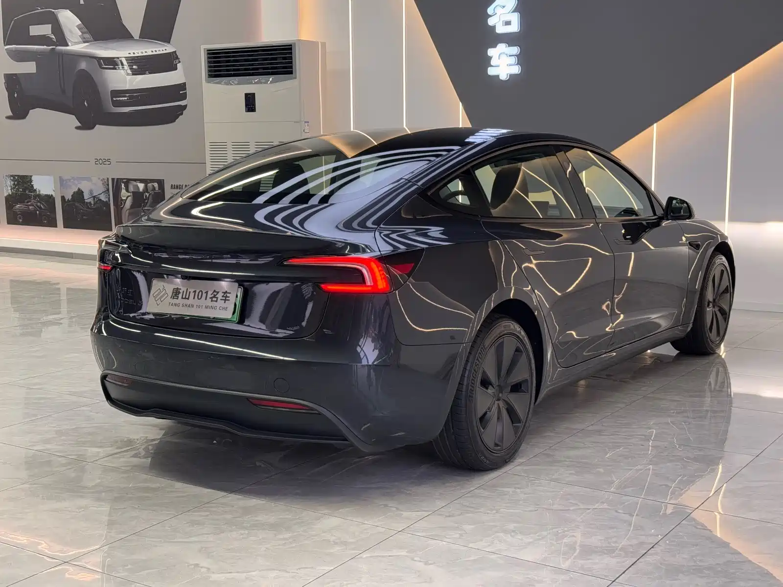 Фото 8 - Tesla Model 3