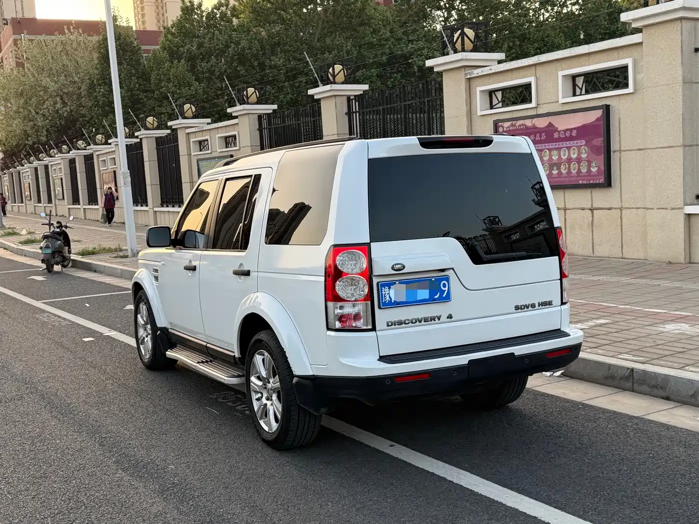 Land Rover Discovery 2013 3.0 SDV6 HSE Diesel фото 13