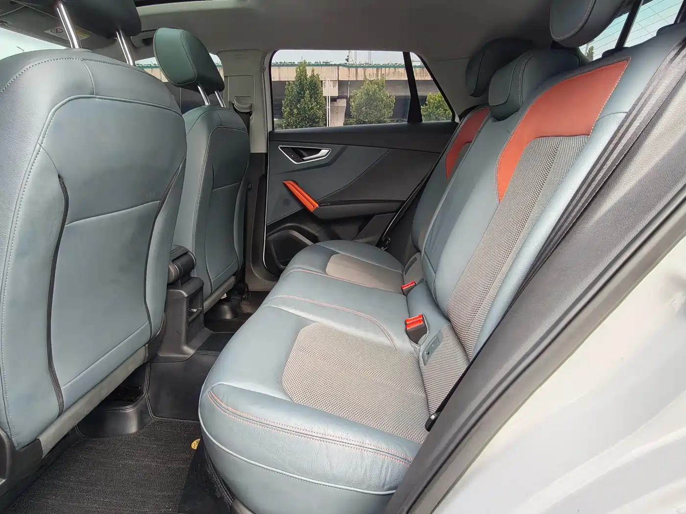 Photo 21 - Audi Q2L