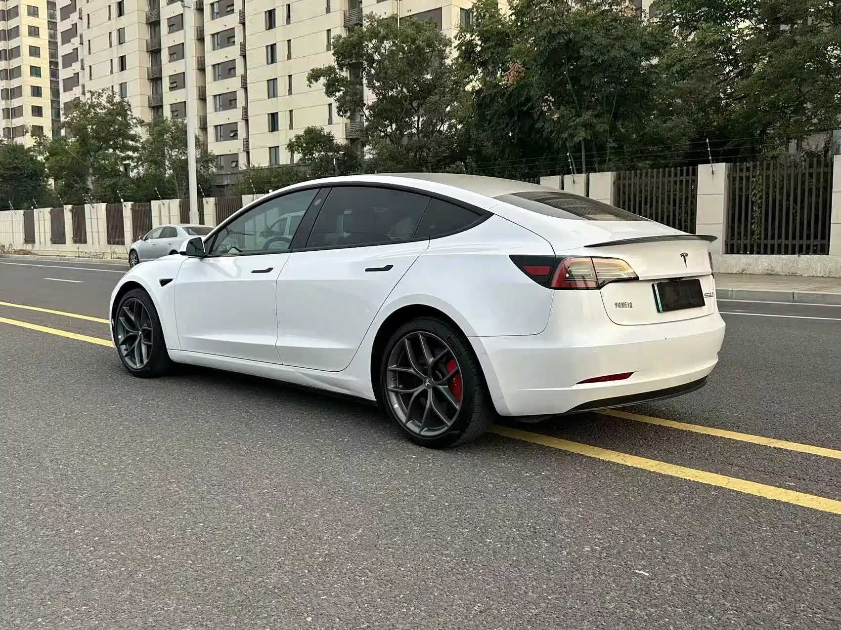 Фото 9 - Tesla Model 3