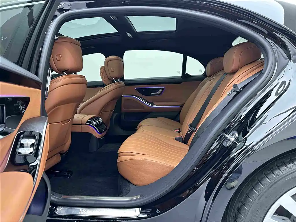 Фото 21 - Mercedes-Benz S-Class