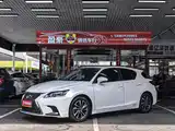Фото 1 - Lexus CT