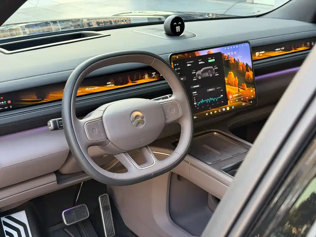 NIO ES8 2026 2025 Model 6-Seat Executive Luxury Edition