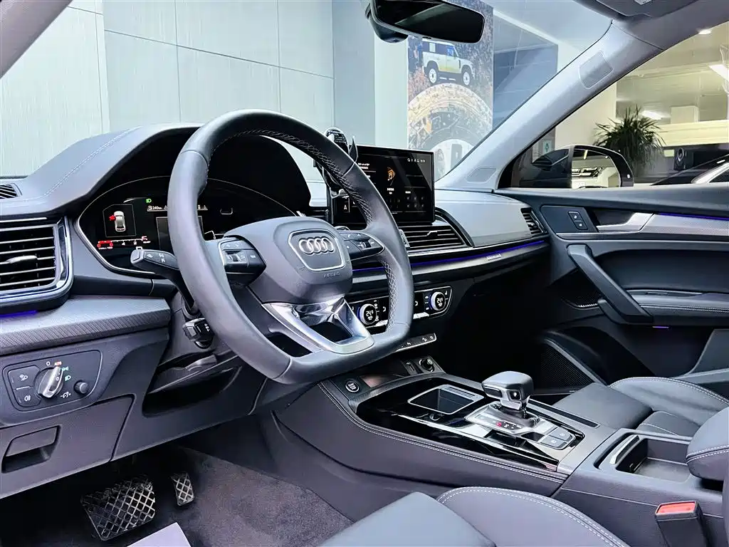 Audi Q5L 2022 40T Luxury Dynamic фото 8