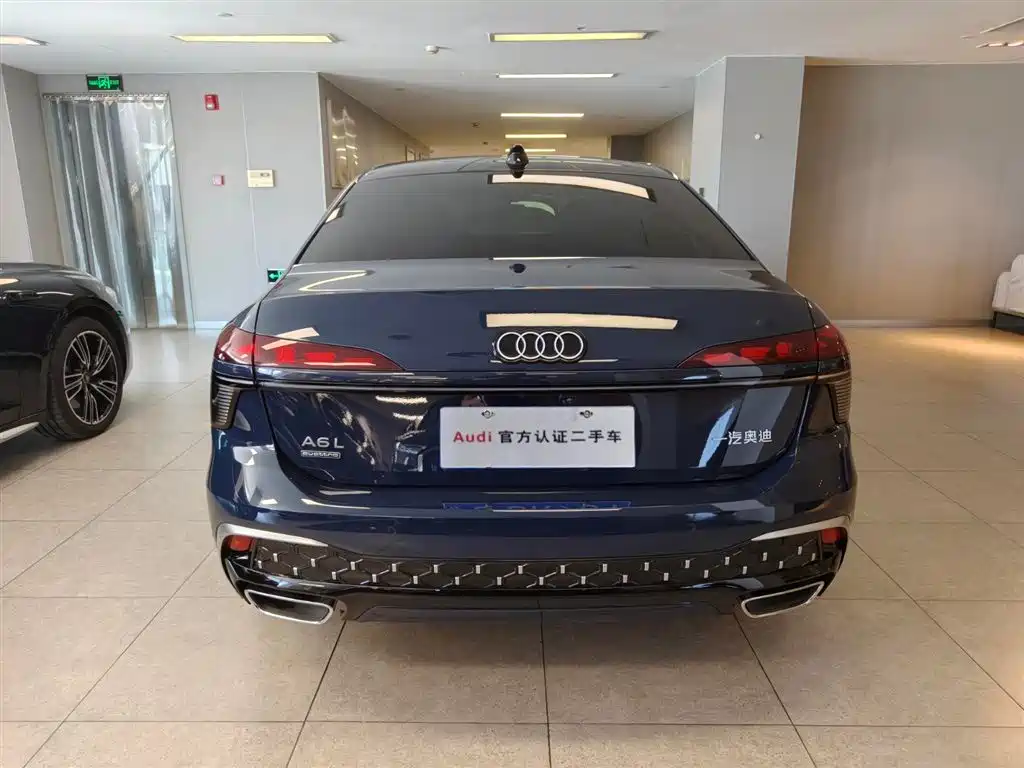 Фото 4 - Audi A6L