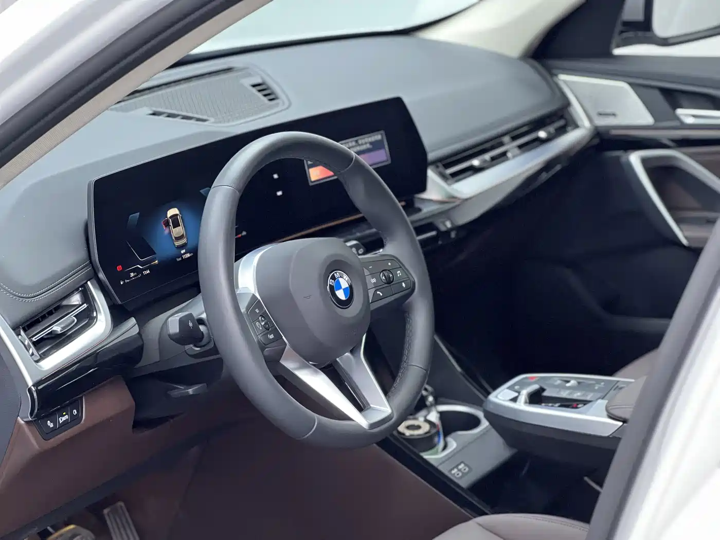 صورة 8 - BMW X1