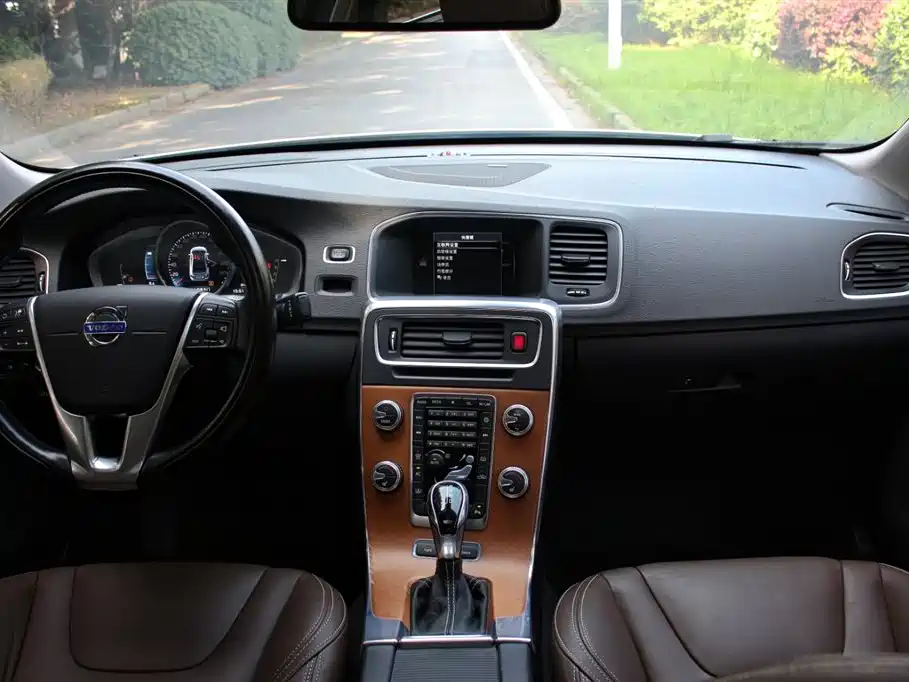 Volvo S60 Plug-in Hybrid 2015 2015 S60L E-Drive Hybrid T6 Wisdom