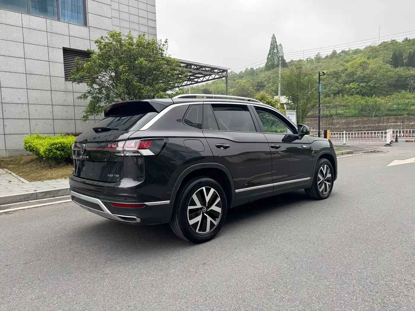 Volkswagen Tayron 2023 330TSI 2WD Luxury Plus Advanced Edition фото 5