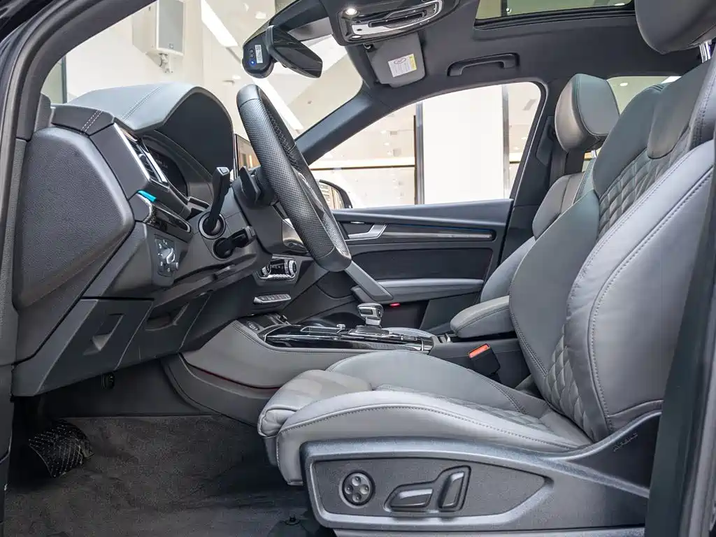 AUDI Q5L SPORTBACK