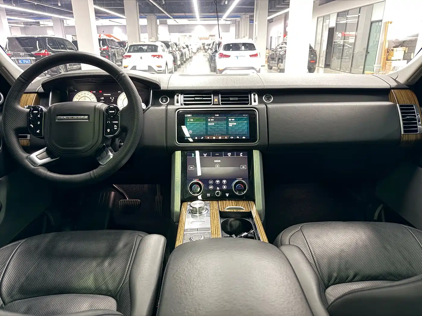 Land Rover Range Rover 2018 3.0 SC V6 Vogue Heritage Edition фото 17