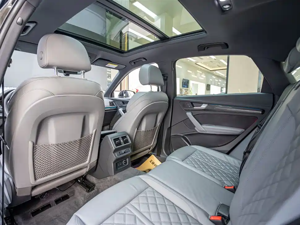 AUDI Q5L SPORTBACK