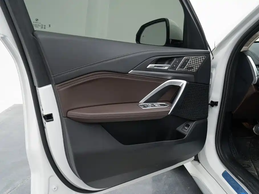 BMW iX1 2024 2023 eDrive25L M Sport Package