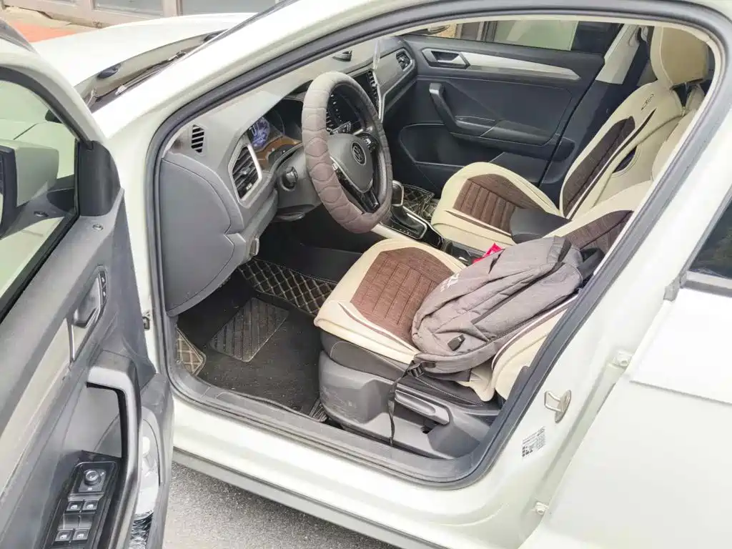 Volkswagen T-Roc, миниатюра 8