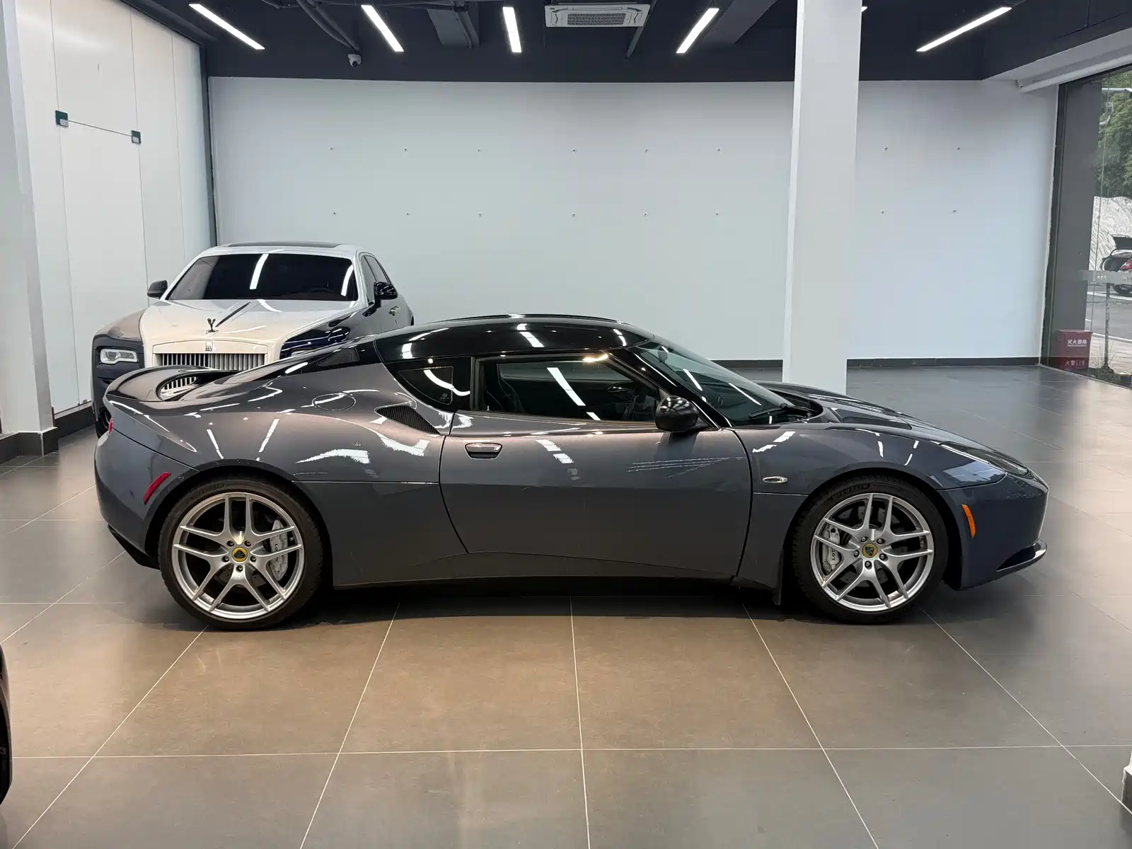 Фото 8 - Lotus Evora