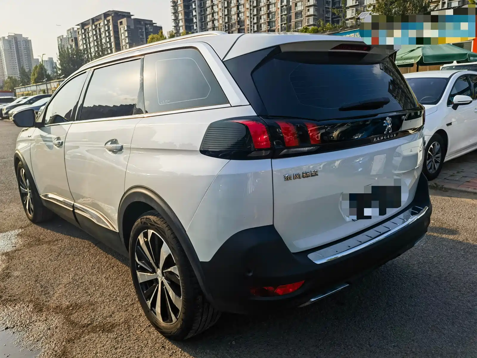 Photo 7 - Peugeot 5008