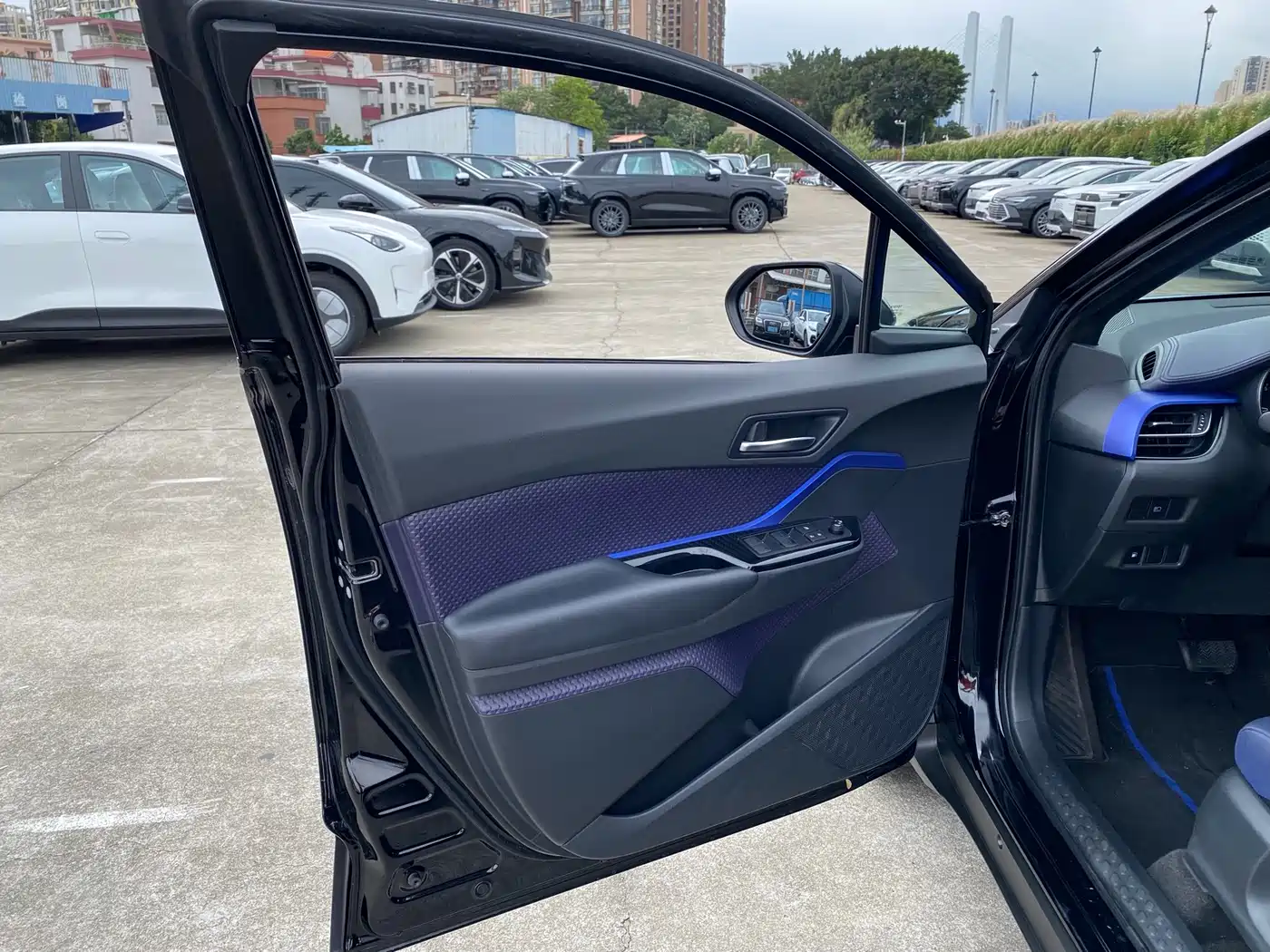Toyota C-HR 2018 Model 2.0L Luxury Sunroof Version China V фото 13