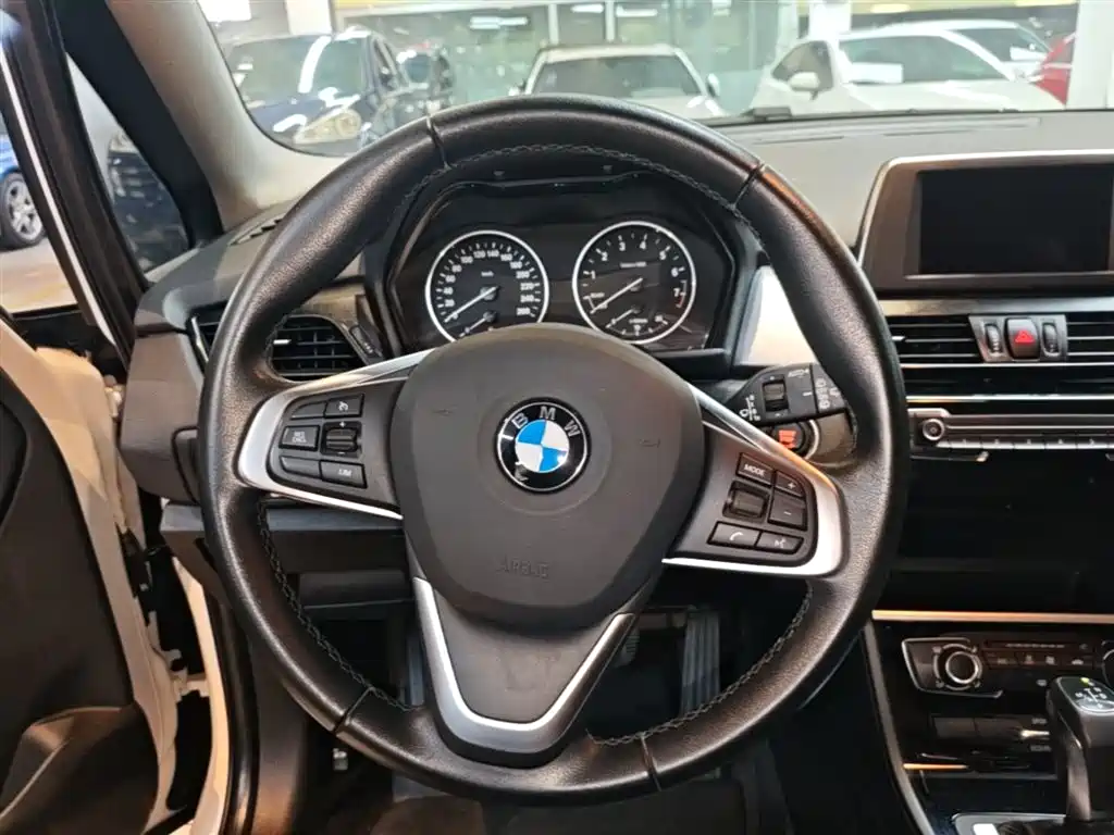 BMW 2 Series Touring 2016 218i Fashion Model фото 11