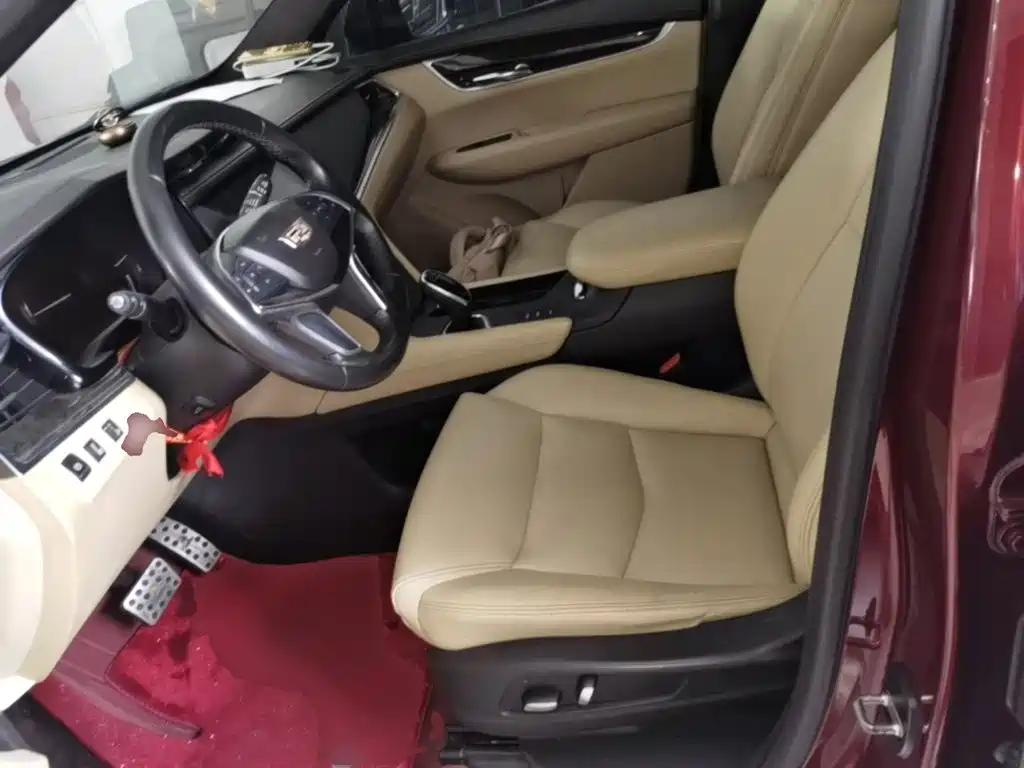 Фото 15 - Cadillac XT5