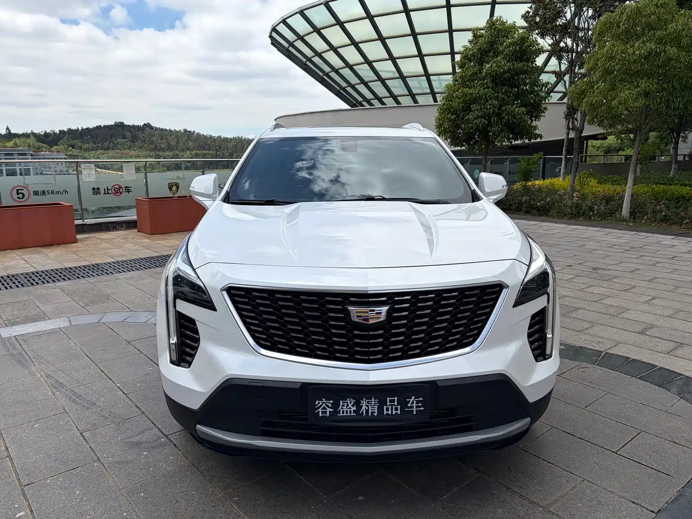 Cadillac XT4 2018 28T FWD Leading Edition фото 2