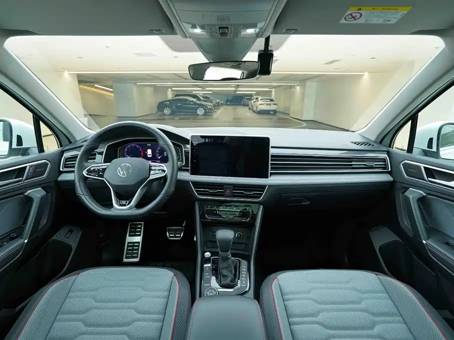 Volkswagen Tiguan L 2023 Facelift 380TSI Automatic 4WD R-Line Flagship Edition 7-Seater фото 19