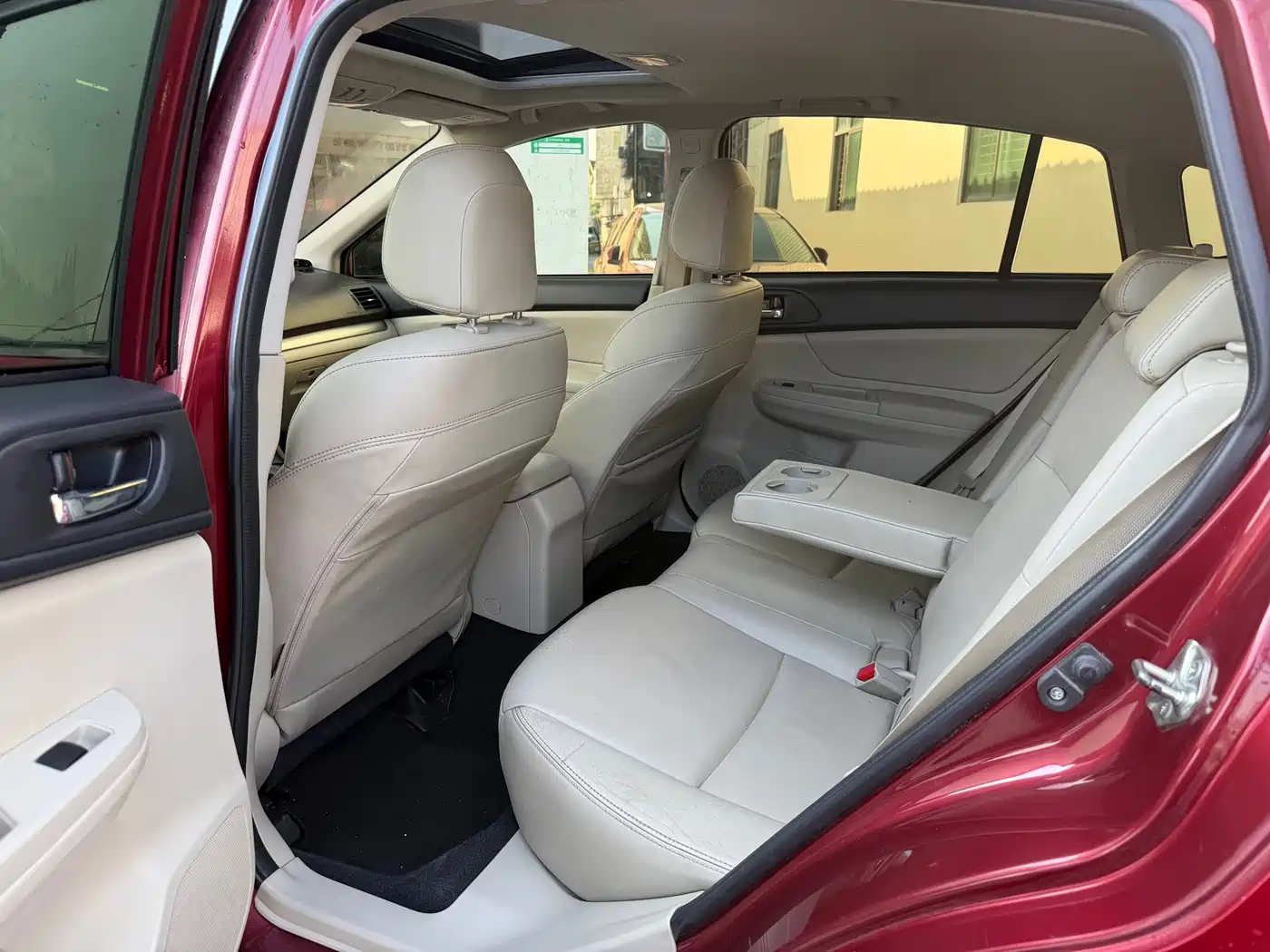 Subaru XV 2012 2.0i Luxury Edition фото 3