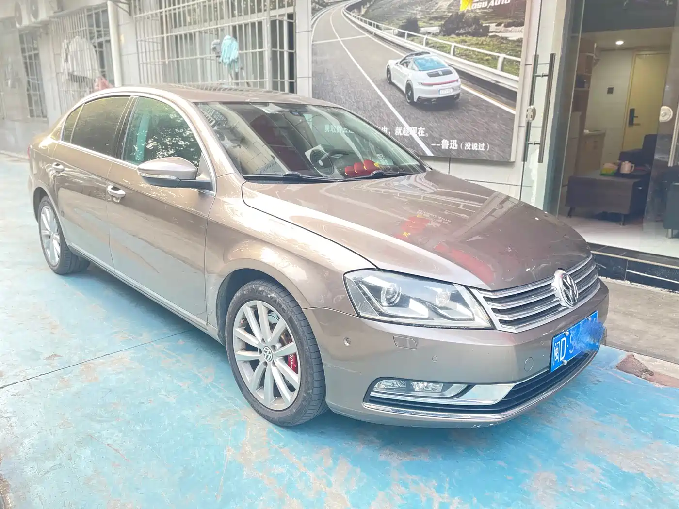 Volkswagen Magotan 2012 Facelift 1.8TSI Luxury фото 2