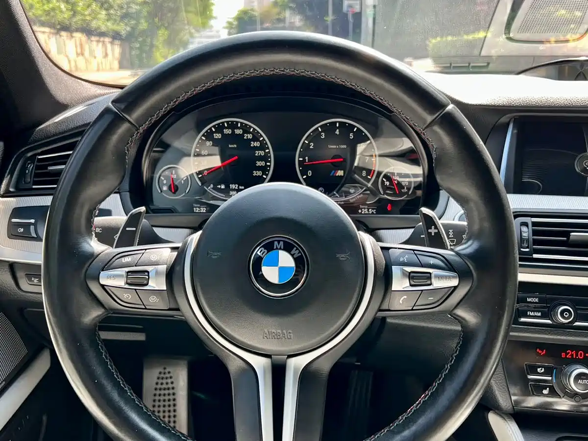 BMW M5 2012 M5 фото 7