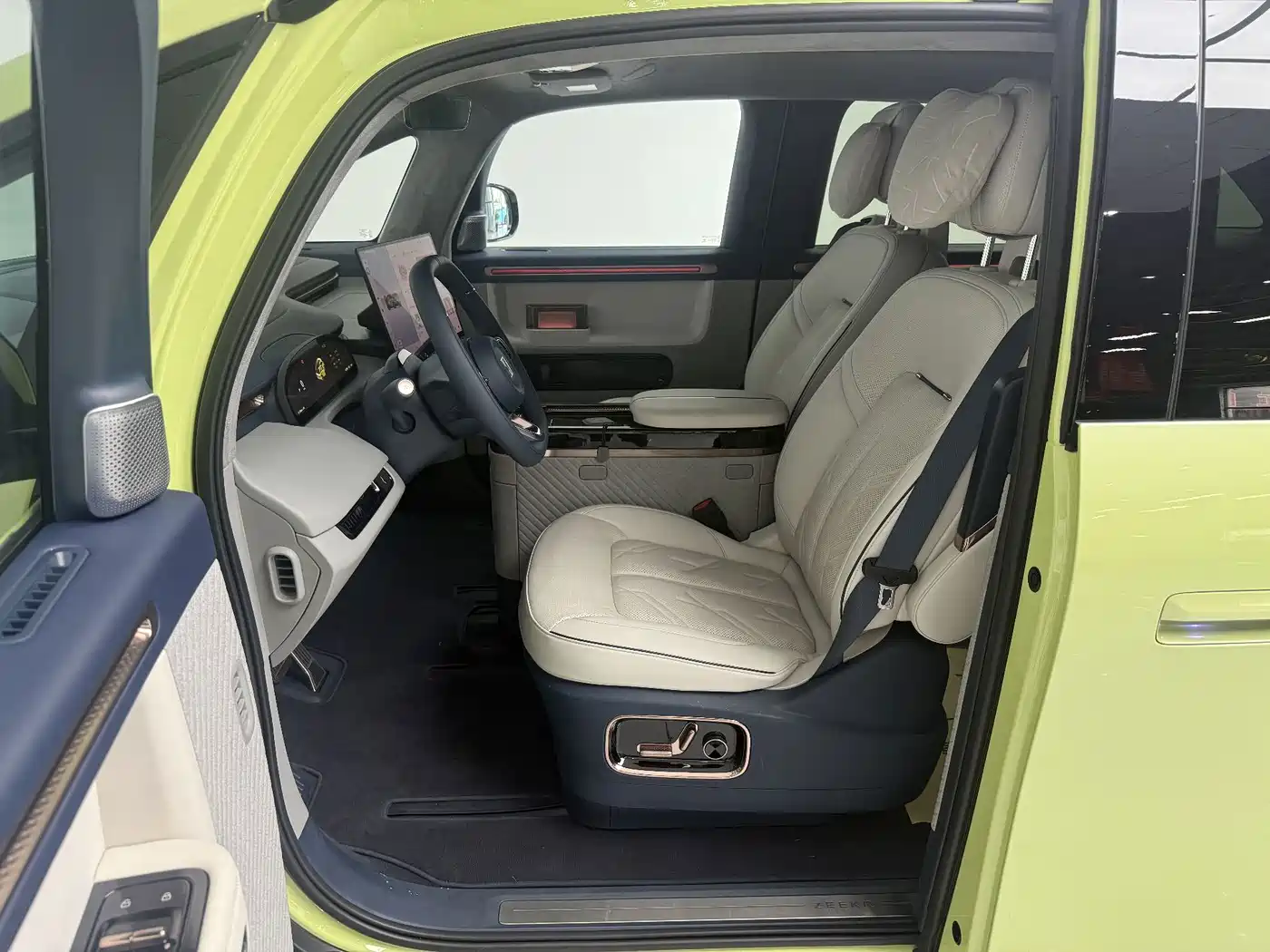 ZEEKR MIX 2026 2025 Smart Driving Edition