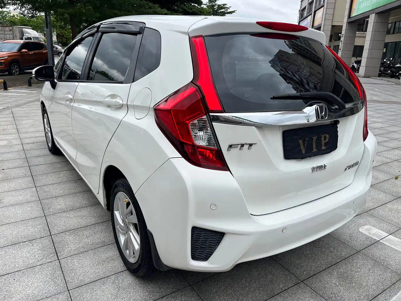 Фото 6 - Honda Fit