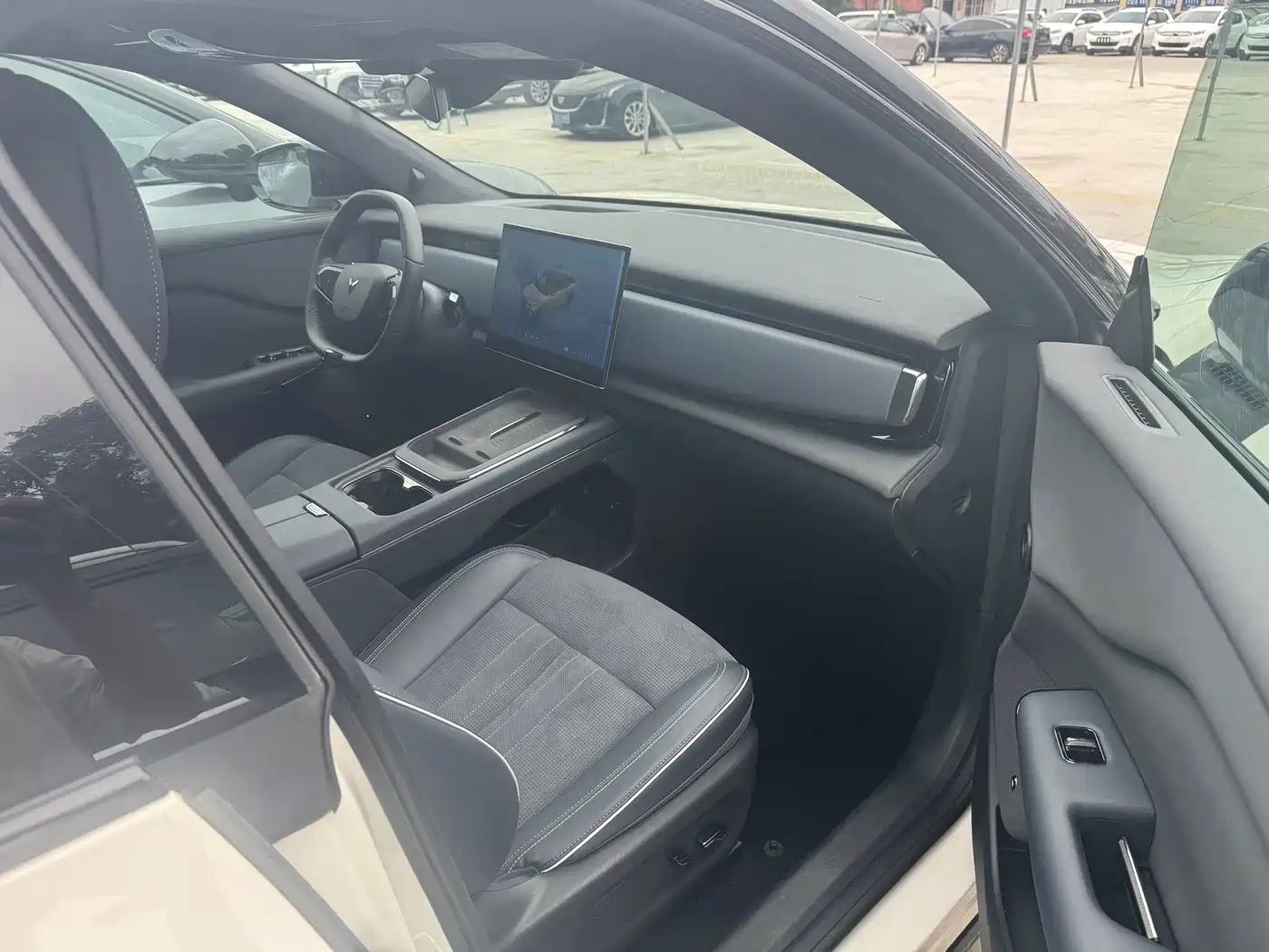 Voyah Auto Voyah Zhiyin 2024 Long Range Super Charging Edition фото 8
