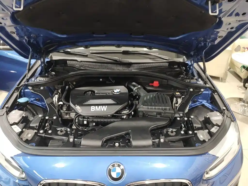 BMW 1 Series 2018 118i Sport Edition фото 20