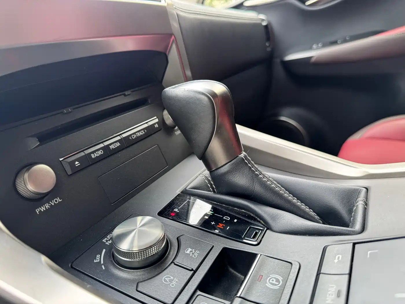 Lexus NX 2018 Model 300 FWD Fengxing Edition фото 13