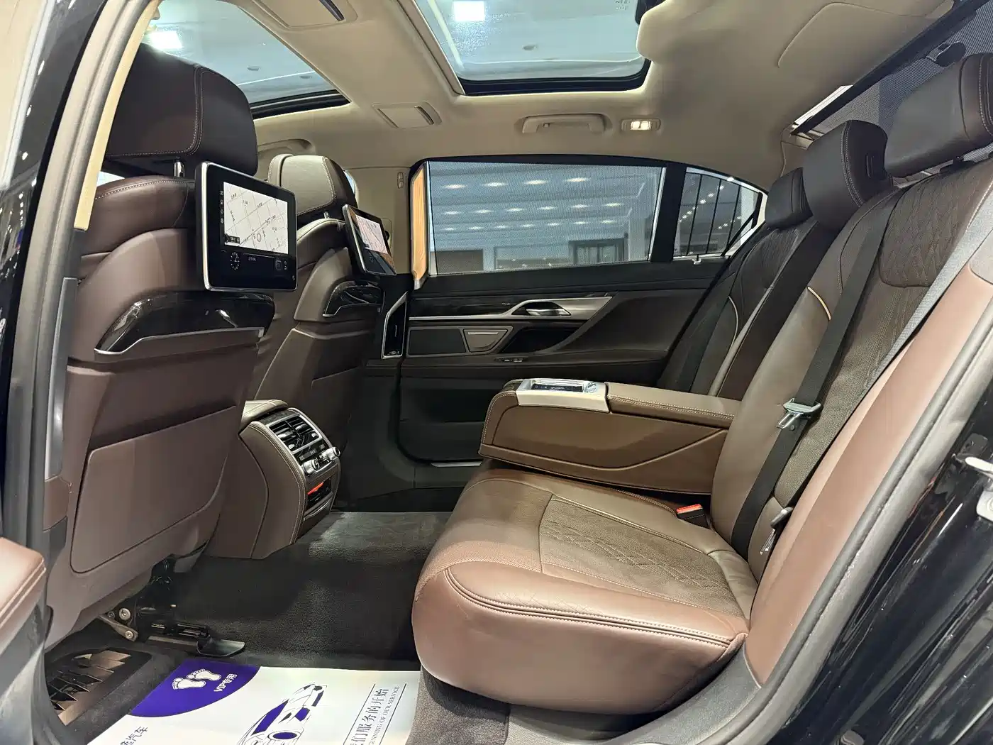 BMW 7 Series 2016 740Li Leading Edition фото 22