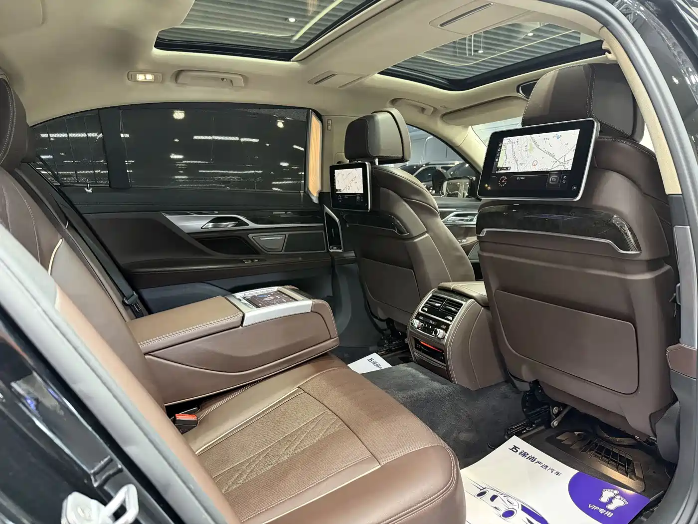 BMW 7 Series 2016 740Li Leading Edition фото 30