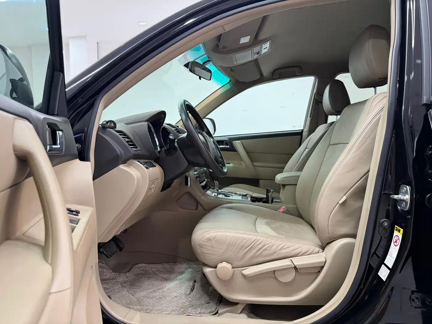 Toyota Highlander 2011 2.7L 2WD 5-seat Elite фото 12