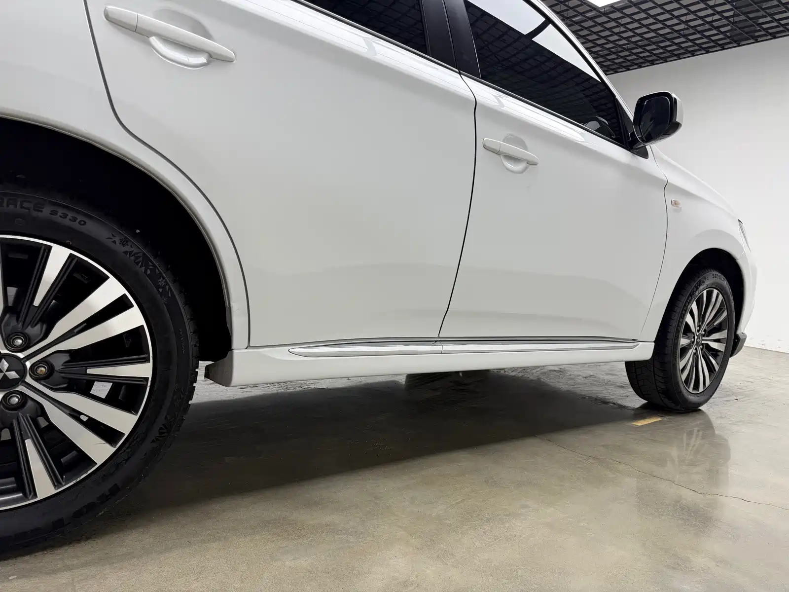 صورة 20 - Mitsubishi Outlander