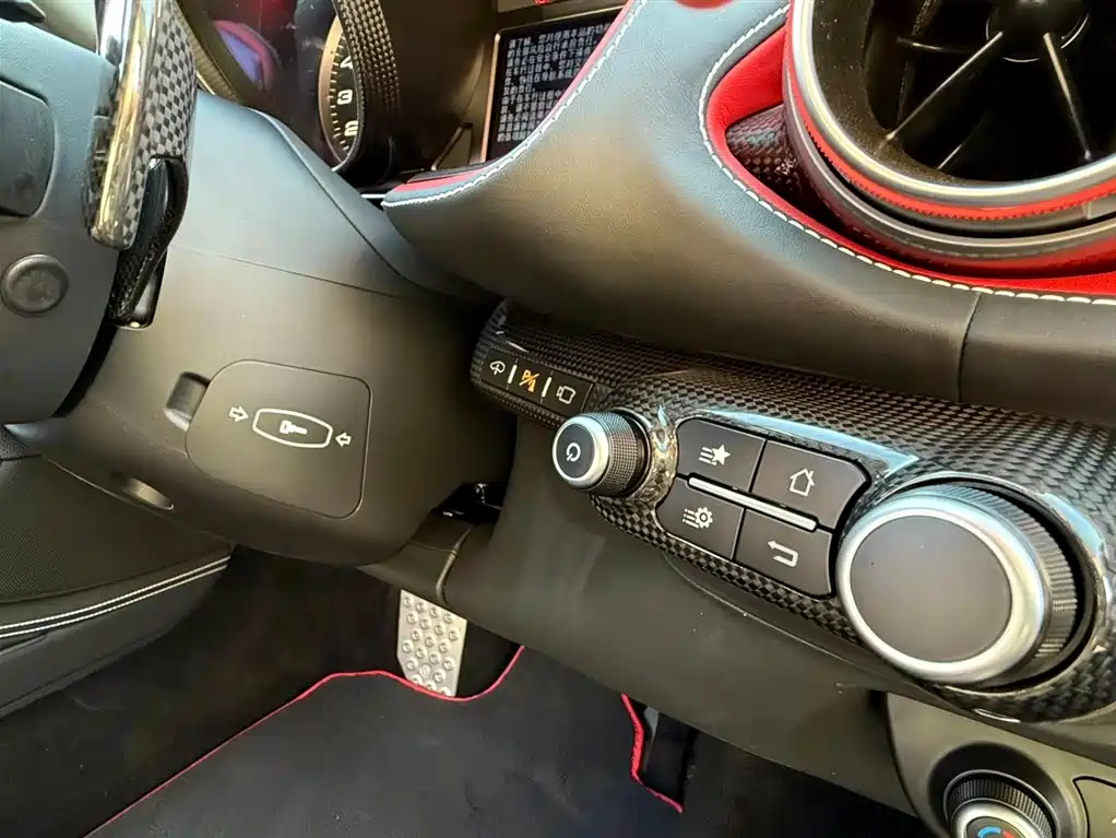 Ferrari 812 2019 2017 6.5L Superfast