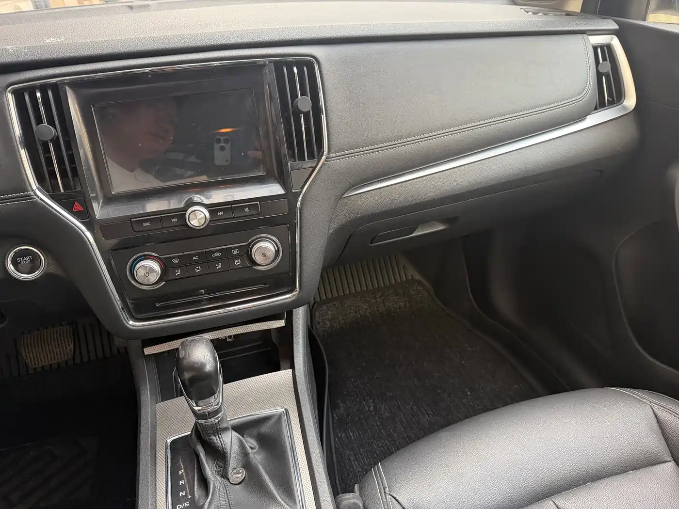 Roewe i6 2018 2018 20T Automatic Internet ZhiXiang Edition