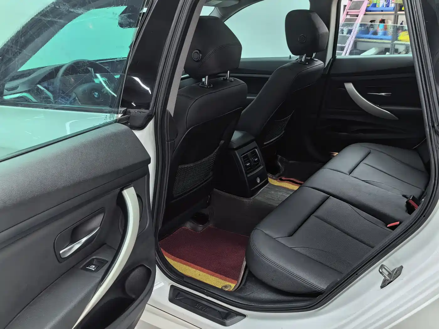BMW 3 Series GT 2017 320i Fashion фото 16