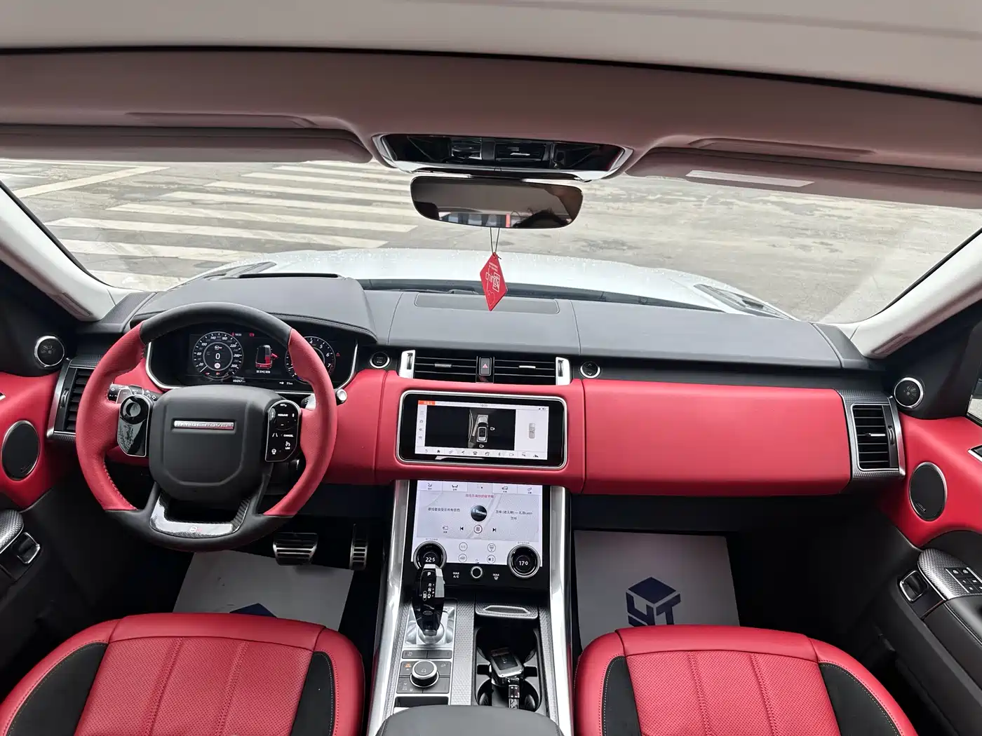 Land Rover Range Rover Sport 2021 3.0 L6 Gloss Black Edition фото 28