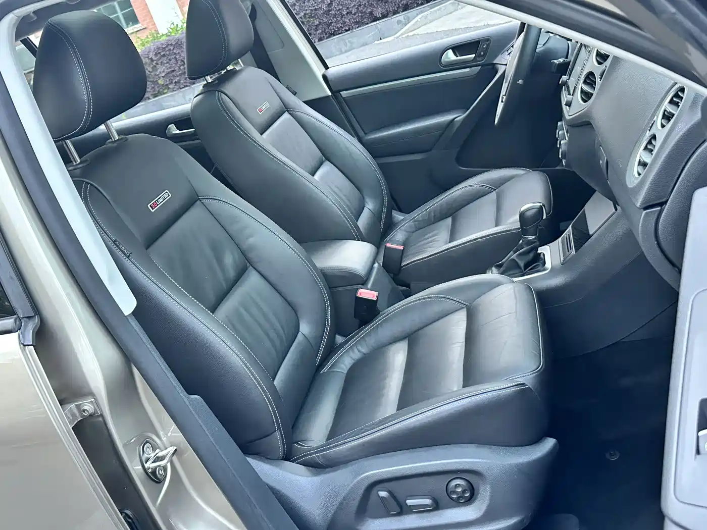 Volkswagen Tiguan 2014 1.8TSI Automatic 2WD 30th Anniversary Edition фото 22