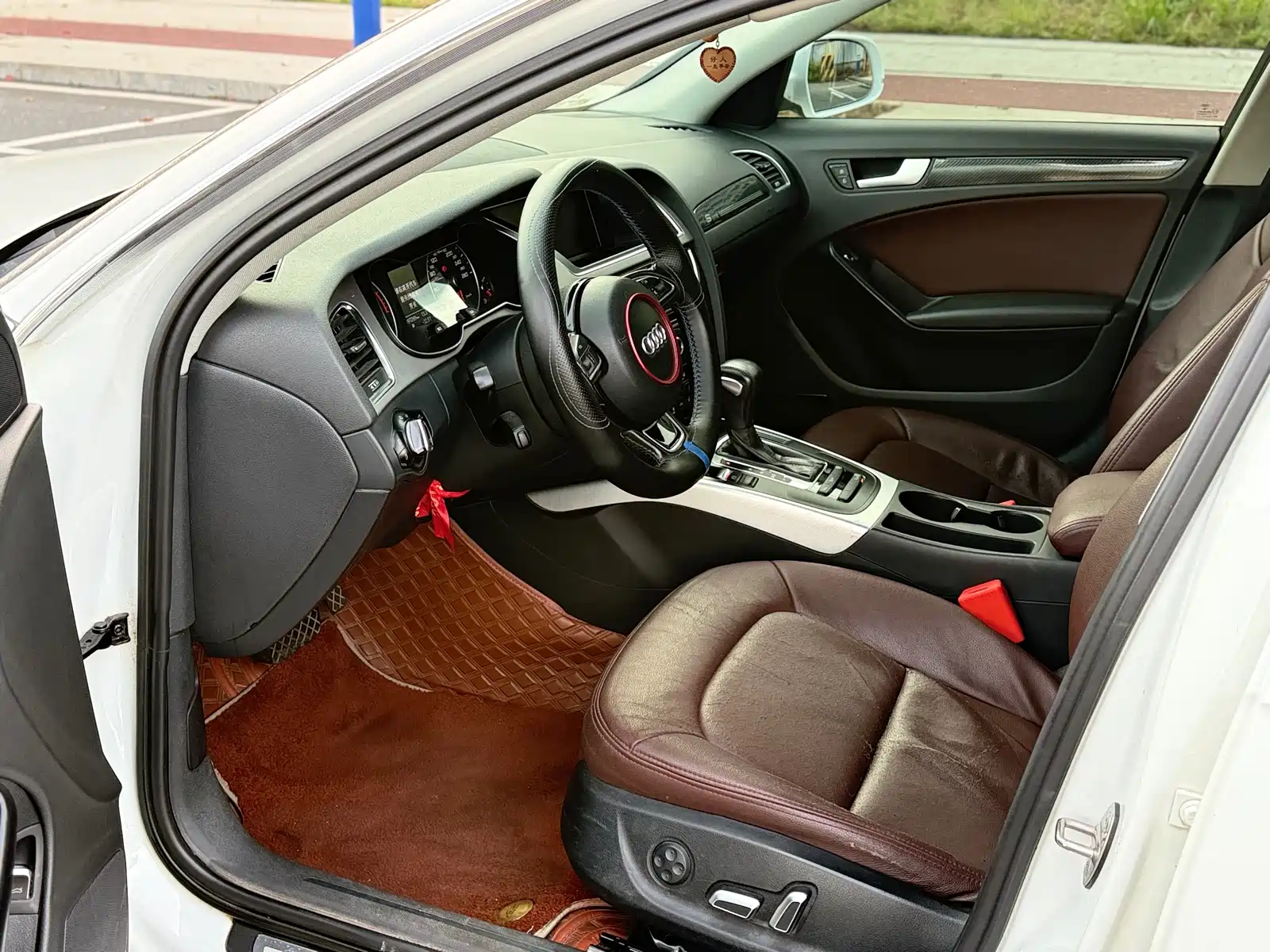 Photo 9 - Audi A4L